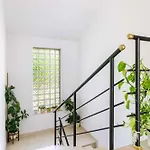 One-bedroom 6 아파트