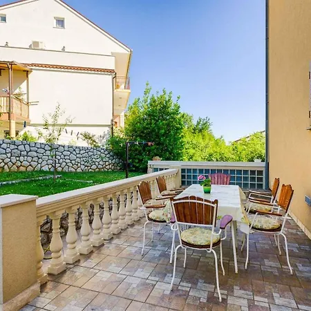 One-bedroom Crikvenica 6 Apartment *
